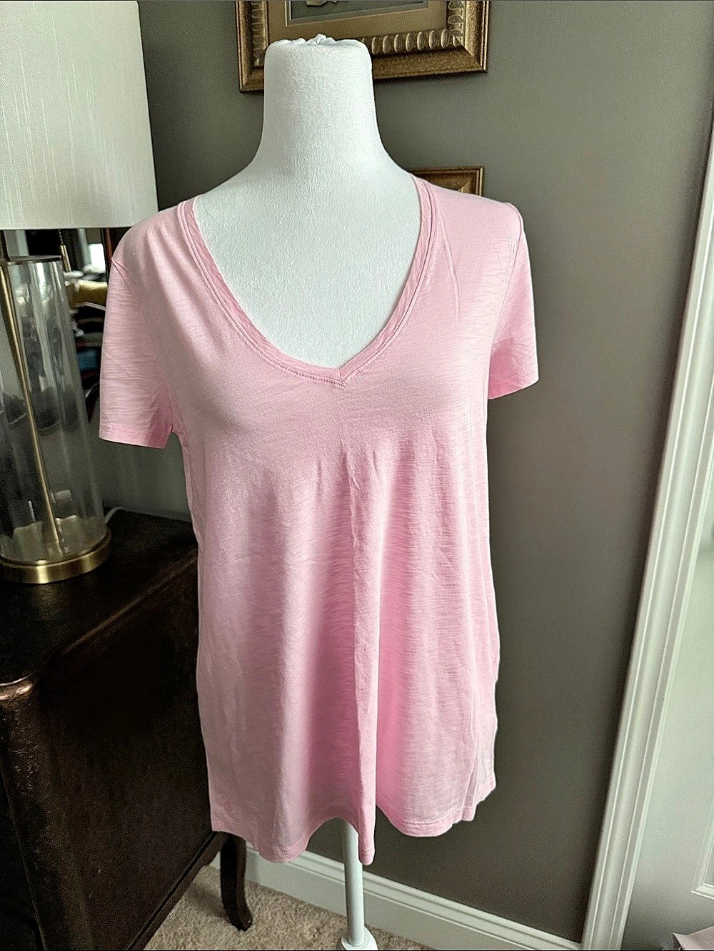 Lilly Pulitzer Etta V-Neck Top Pink Cotton Tee Size Small